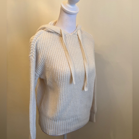 XS Nine West Cream Hooded Sweater - Picture 5 of 11